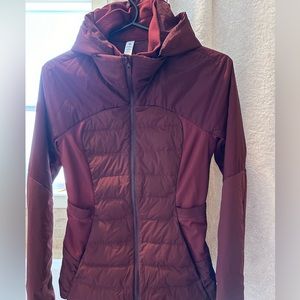 Burgundy Lululemon jacket w/ removable hood. Barley used. Excellent condition.